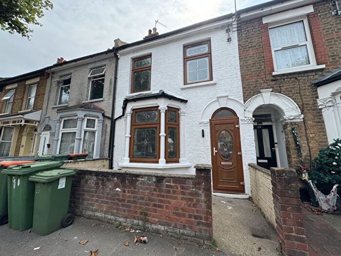 5 Bedroom Terraced House To Rent In Stamford Road, East Ham, London, E6