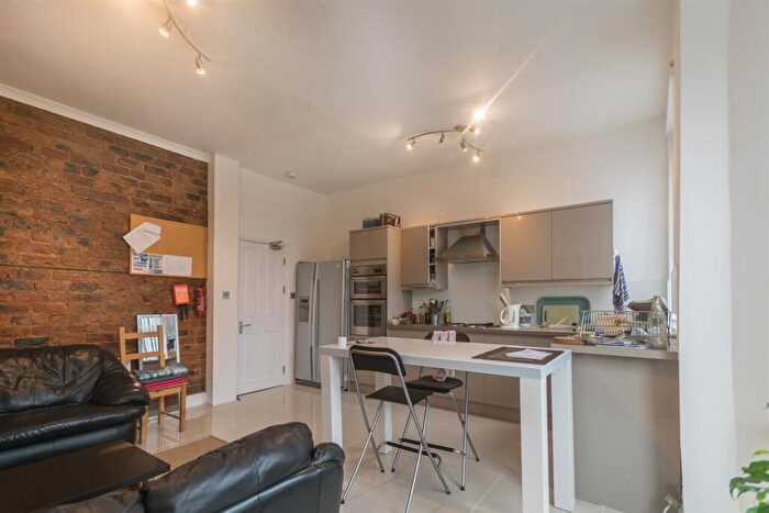 4 Bedroom Maisonette To Rent In £pppw - Salters Road, Gosforth, NE3