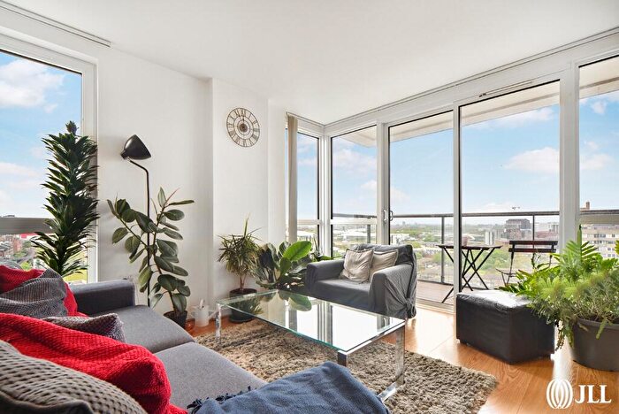 1 Bedroom Flat To Rent In Panoramic Tower, Hay Currie Street, E14