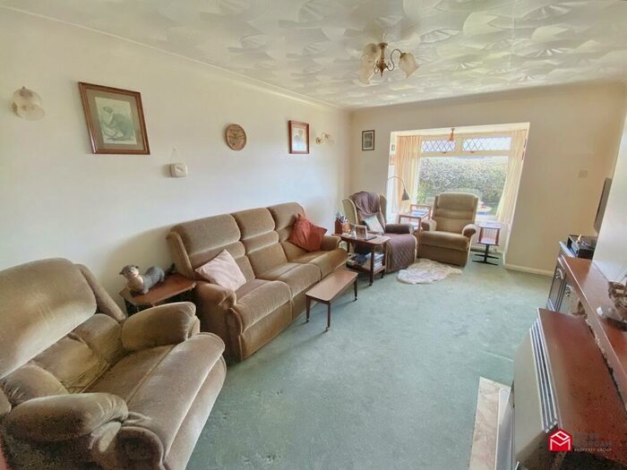 3 Bedroom Detached Bungalow For Sale In South View, Kenfig Hill