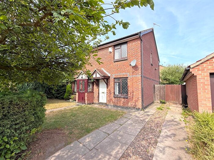 2 Bedroom Semi-Detached House For Sale In Broadleigh Close, West Bridgford, NG2