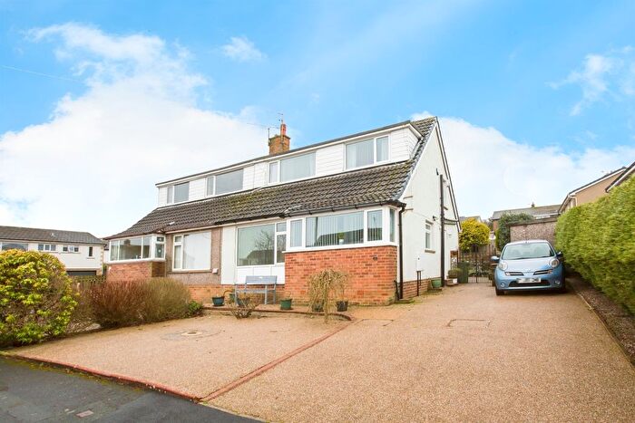 2 Bedroom Semi-Detached House For Sale In Green Way, Halifax, HX2