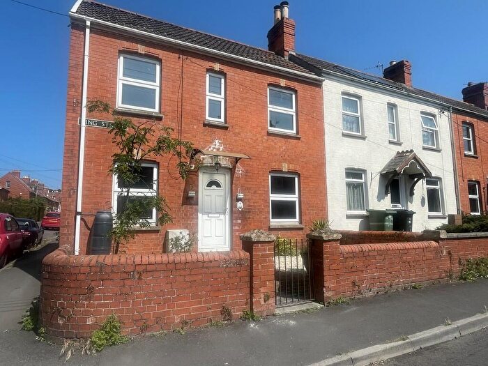 3 Bedroom End Of Terrace House To Rent In King Street, Glastonbury, BA6