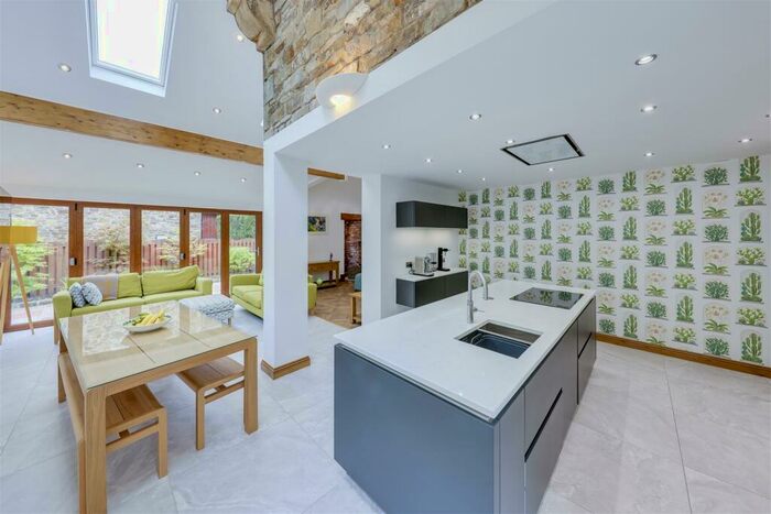 5 Bedroom Detached House For Sale In Sunny Bank Road, Helmshore, Rossendale, BB4