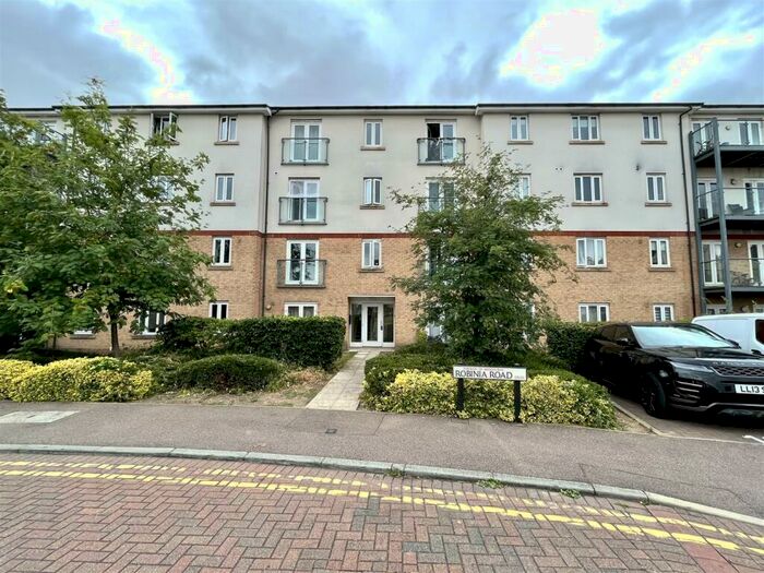 2 Bedroom Flat To Rent In Sorbus Road, Broxbourne, EN10