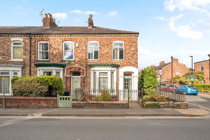 3 Bedroom End Of Terrace House For Sale In Haxby Road, York, YO31