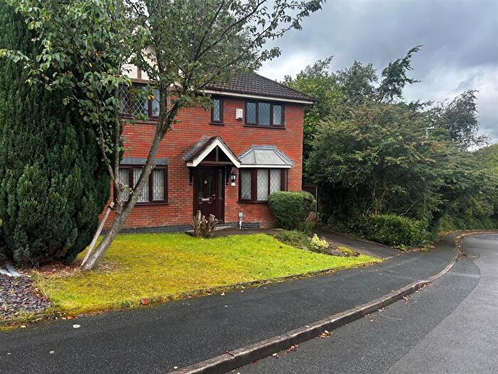 3 Bedroom Detached House For Sale In Walkerwood Drive, Stalybridge, SK15
