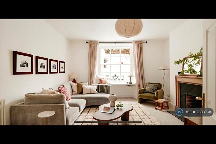 2 Bedroom Flat To Rent In Gordon Road, Clifton, Bristol, BS8