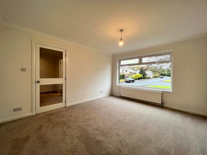 4 Bedroom Detached House For Sale In Overton Park, Strathaven, ML10