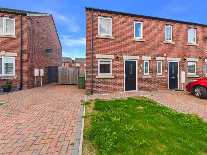 2 Bedroom End Of Terrace House For Sale In Ketil Place, Anlaby, Hull, HU10