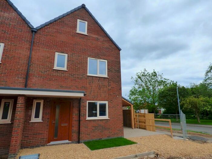 4 Bedroom Semi-Detached House To Rent In Millbrook, Caistor, LN7