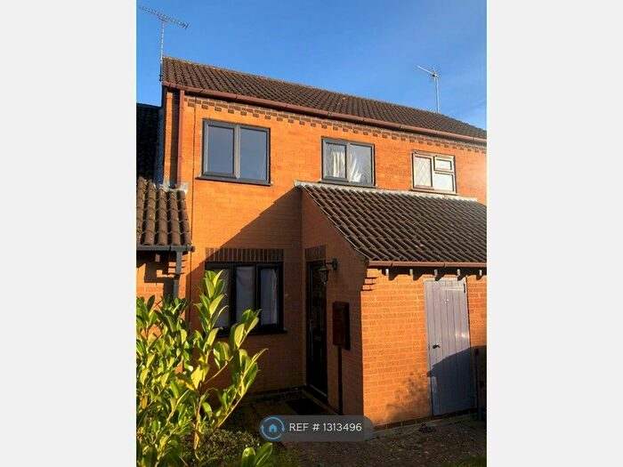 2 Bedroom Terraced House To Rent In Willow Close, Uppingham LE15