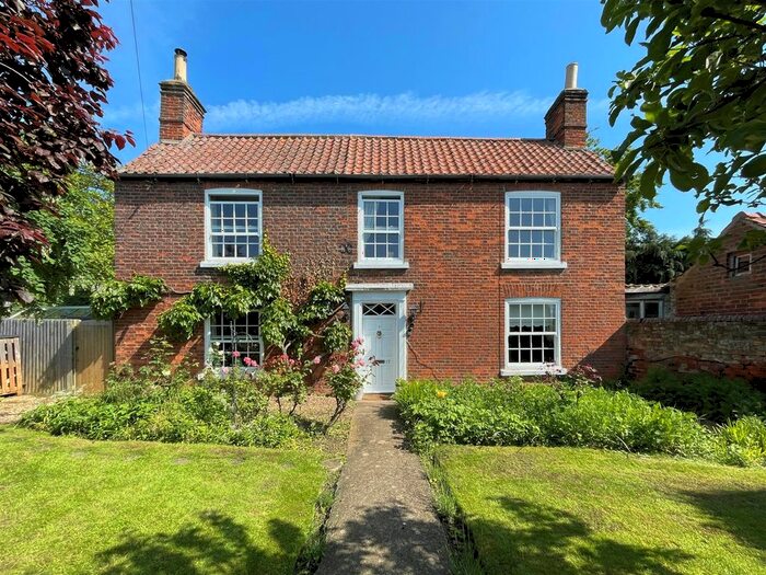 4 Bedroom Detached House For Sale In Station Road, Morton, Bourne, PE10
