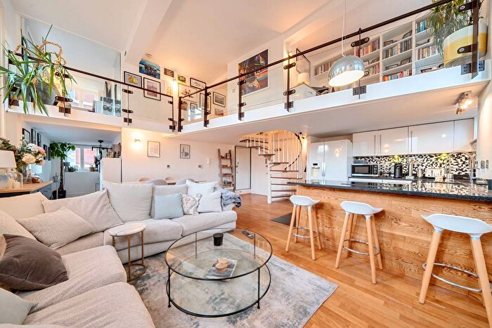 2 Bedroom Flat For Sale In Old Kent Road, Elephant And Castle, London, SE1