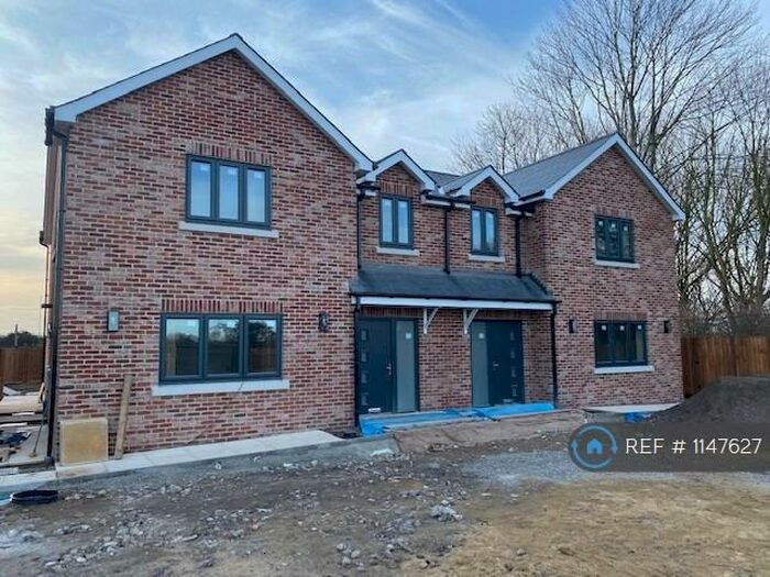 5 Bedroom Semi-Detached House To Rent In Cody Court, Royston, SG8