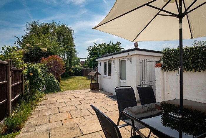 3 Bedroom Semi-Detached House To Rent In Fourth Avenue, Romford, RM7