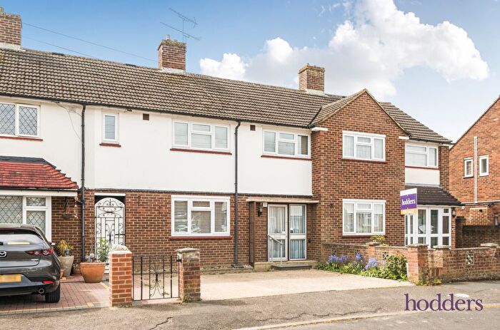 3 Bedroom Terraced House For Sale In Fairway, Chertsey, Surrey, KT16
