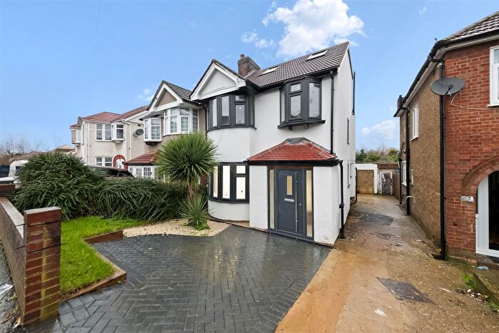 5 Bedroom Semi Detached House For Sale In The Heights, Northolt, UB5