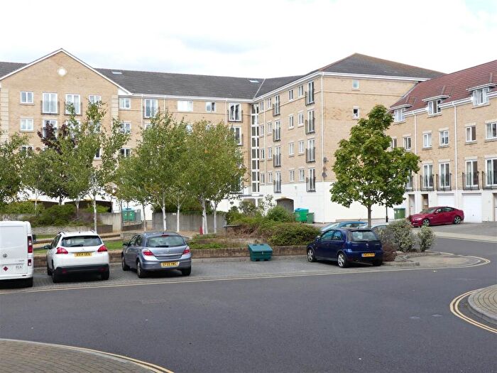 2 Bedroom Apartment To Rent In The Dell, Southampton, SO15