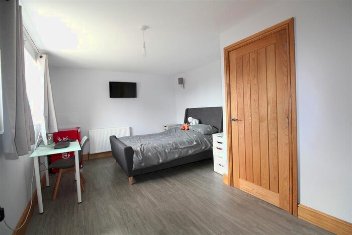 4 Bedroom Detached House For Sale In Lowry Way, Stowmarket, IP14