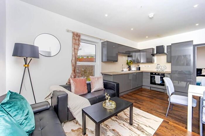 3 Bedroom Flat To Rent In Osmond Road, Hove -, RL00