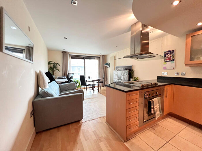 1 Bedroom Flat To Rent In Millharbour, Canary Wharf, E14