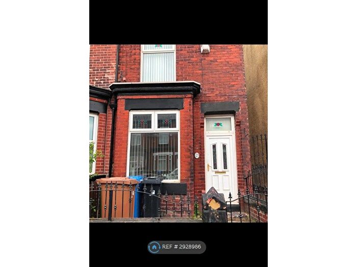 2 Bedroom End Of Terrace House To Rent In Edge Lane, Droylsden, Manchester, M43