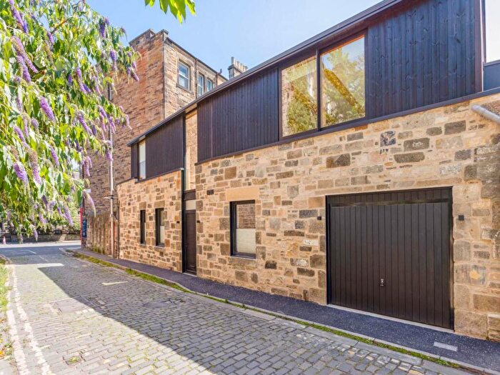 2 Bedroom Mews To Rent In Inverleith Terrace Lane, Inverleith, Edinburgh, EH3