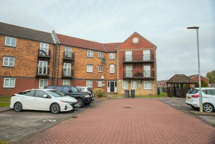 2 Bedroom Flat To Rent In Lancelot Court, Hull, East Riding Of Yorkshire, HU9