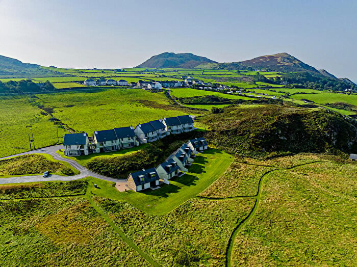 2 Bedroom Apartment For Sale In Plas Pistyll, Pistyll, Pwllheli, LL53
