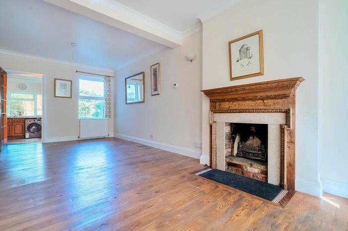 4 Bedroom Semi-Detached House To Rent In Camberley, Surrey, GU15