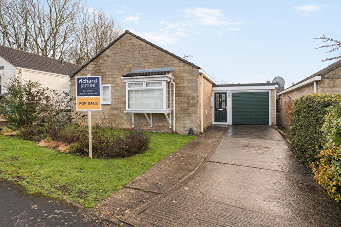 2 Bedroom Detached Bungalow For Sale In Edgehill, Freshbrook, Swindon, SN5