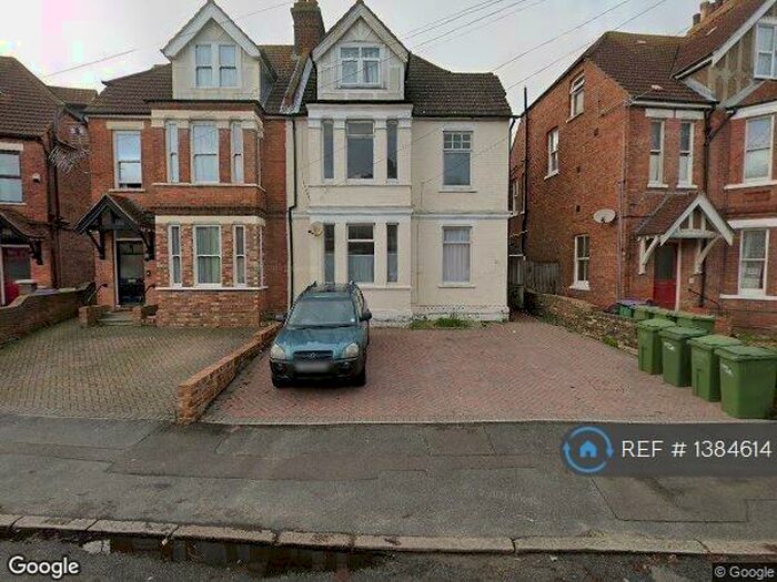 1 Bedroom Flat To Rent In Wiltie Gardens, Folkestone, CT19