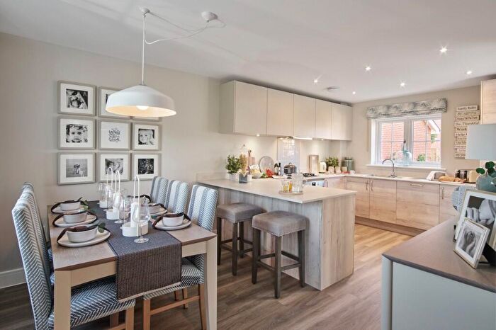 4 Bedroom Detached House For Sale In Du Maurier Lane, Tattenhoe Park, Milton Keynes, Buckinghamshire, MK4