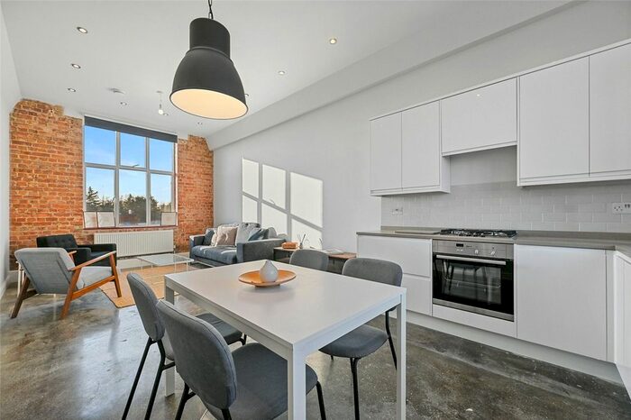 2 Bedroom Flat To Rent In Stanley Gardens, London, W3