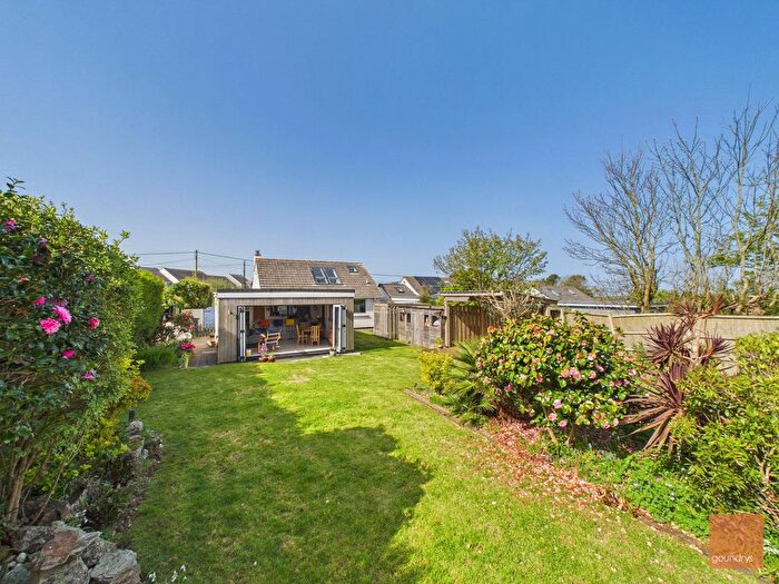 4 Bedroom Bungalow For Sale In Chapel Hill, Porthtowan, TR4