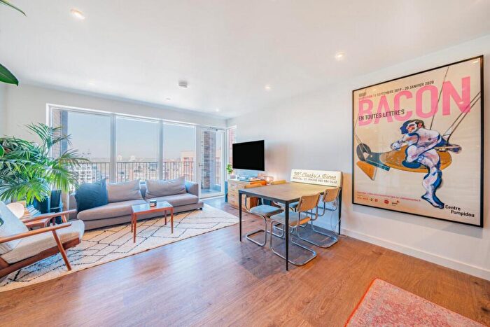 2 Bedroom Flat For Sale In Mary Neuner Road, Crouch End, London, N8