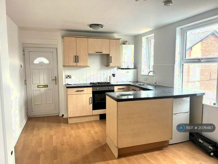 1 Bedroom Flat To Rent In Cecil Street, Chester, CH3