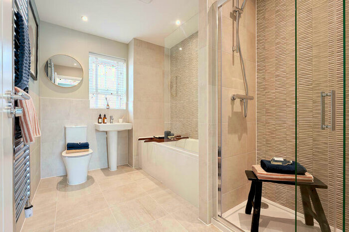 4 Bedroom Detached House For Sale In Park Ln, Finchampstead, Wokingham, RG40