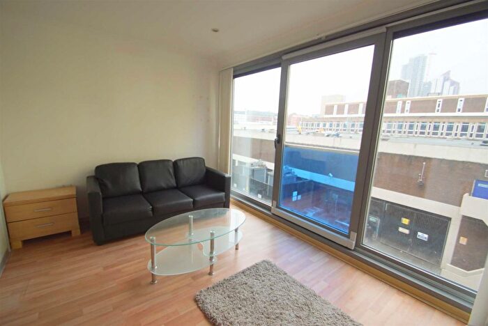 2 Bedroom Flat To Rent In Citispace, Leeds City Centre, Leeds, LS2