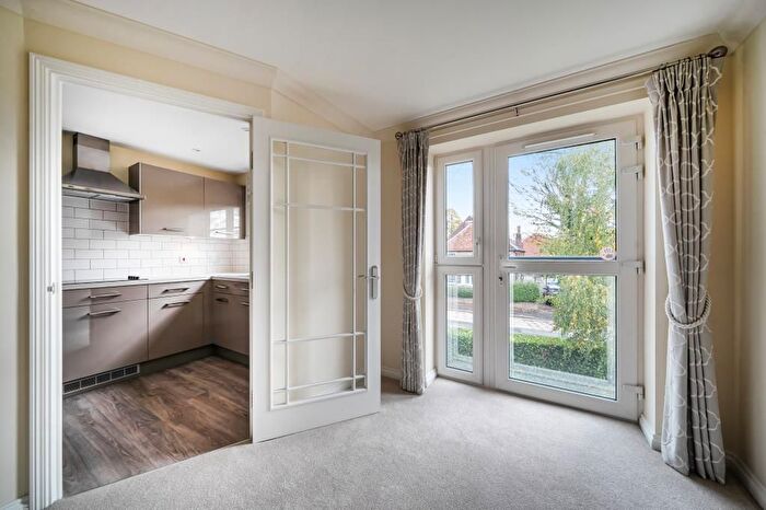 1 Bedroom Flat For Sale In Chiltern Lodge, Princes Risborough, HP27