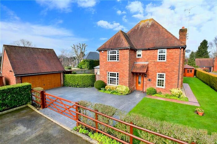 5 Bedroom Detached House For Sale In Canterbury Road, Etchinghill, Kent, CT18