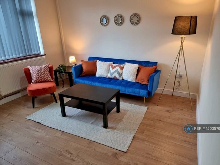 3 Bedroom Semi-Detached House To Rent In Heathcote Road, Whitnash, Leamington Spa, CV31