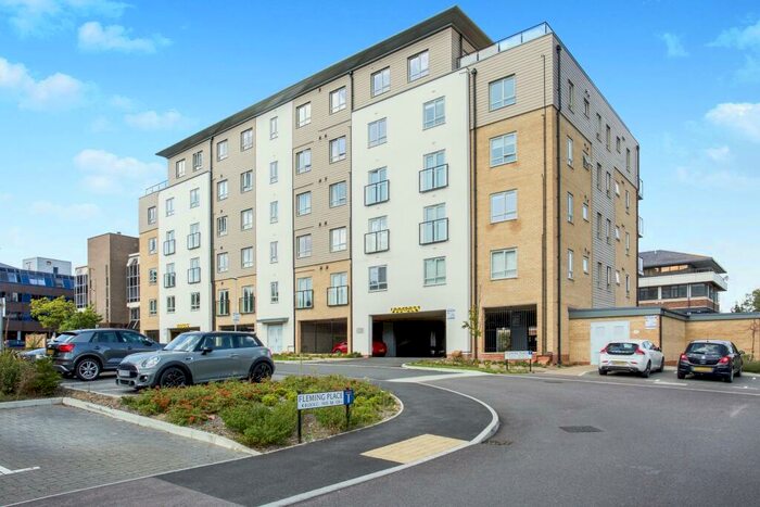2 Bedroom Apartment To Rent In Fleming Place, RG12