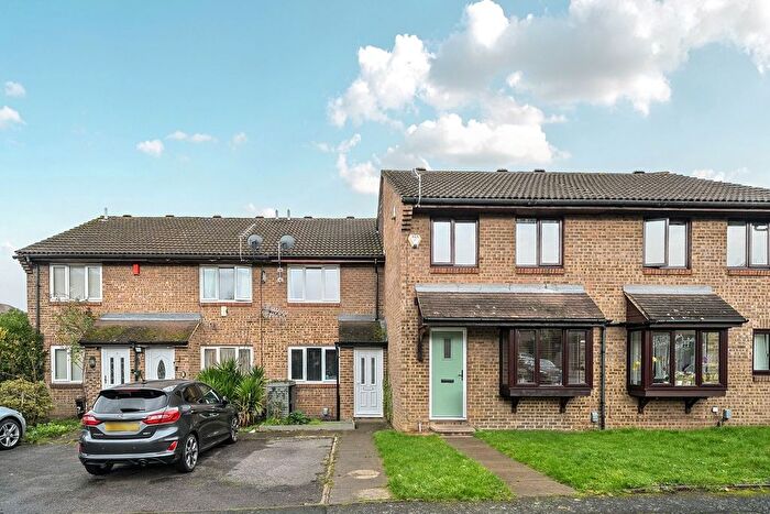 2 Bedroom Terraced House For Sale In Barfreston Way, London, SE20