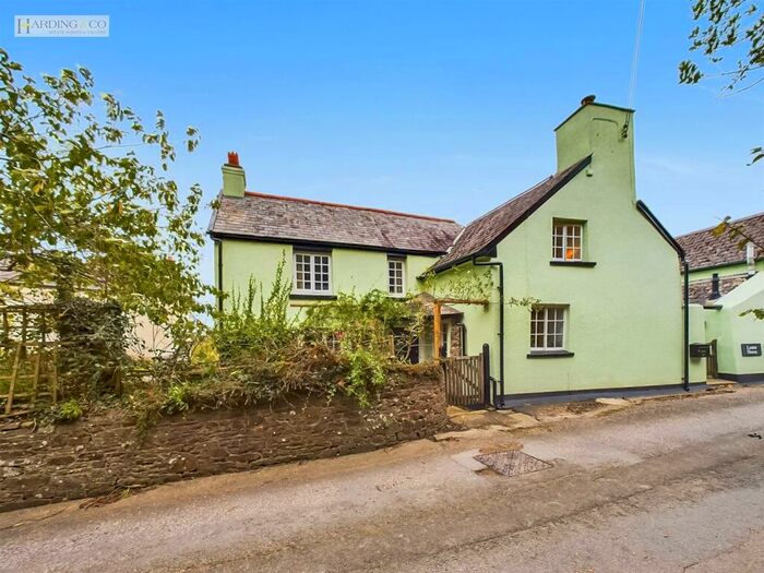 3 Bedroom House For Sale In Westleigh, Bideford, EX39