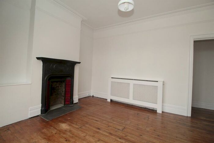 2 Bedroom Apartment To Rent In Old Woking Road, West Byfleet, Surrey, KT14