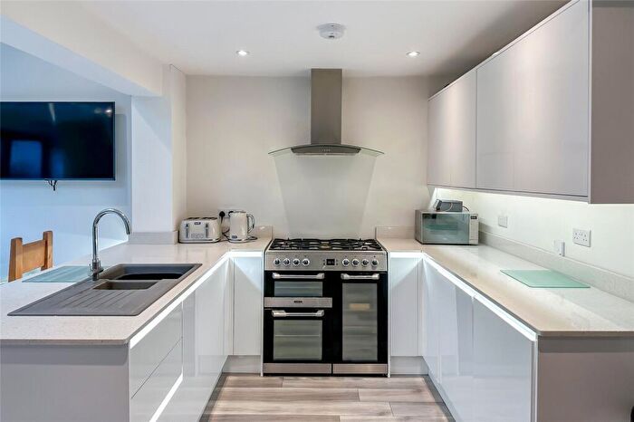 3 Bedroom Semi-Detached House For Sale In Windmill Avenue, St. Albans, Hertfordshire, AL4