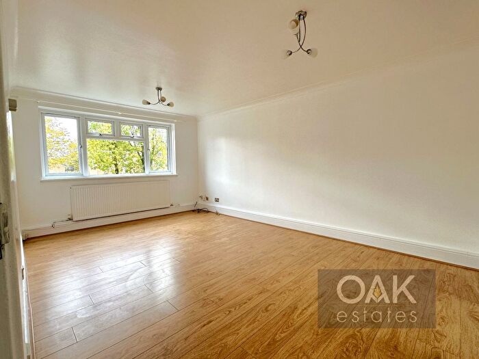 2 Bedroom Flat To Rent In Rowan Drive, Broxbourne, EN10