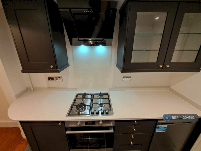 2 Bedroom Terraced House To Rent In Queens Rd, Reading, RG4